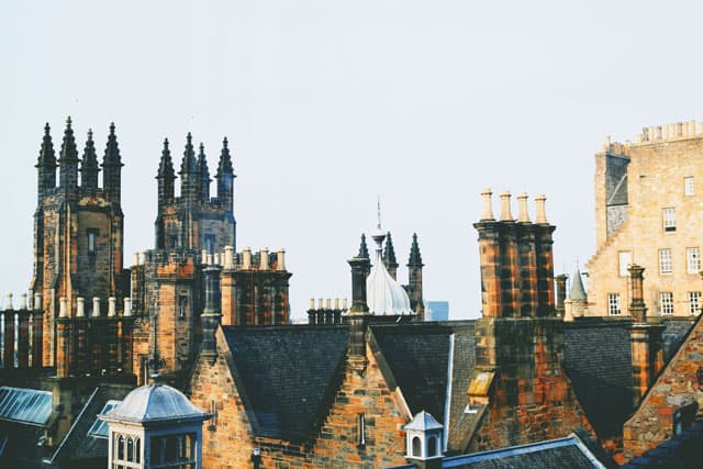 Edinburgh10 - Dit zijn de 30 mooiste steden in Europa voor jouw volgende stedentrip